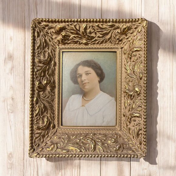 Found Vintage Goldtone Floral Picture Frame Photo Woman Pearl Necklace - Picture 1 of 3